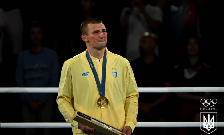 ОЛЕКСАНДР УСИК АНОНСУВАВ ПРОФЕСІЙНИЙ БІЙ ОЛЕКСАНДРА ХИЖНЯКА