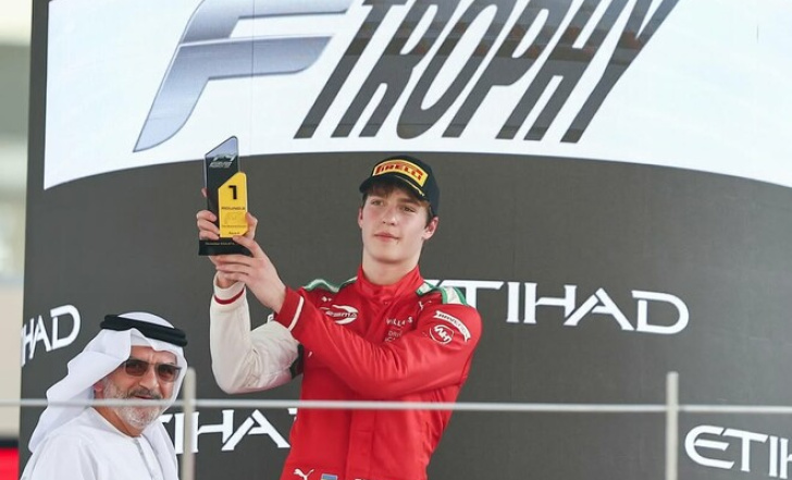 УКРАЇНСЬКИЙ АВТОГОНЩИК ДОМІНУВАВ НА ЕТАПІ ПРЕСТИЖНИХ ЗМАГАНЬ В АБУ-ДАБІ