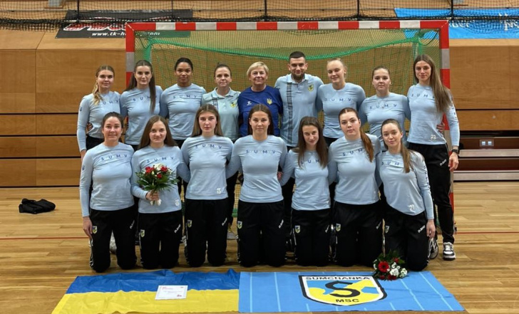 СРІБНІ ПОДІУМИ УКРАЇНИ НА ЗМАГАННЯХ З ІНДОРХОКЕЮ У НІМЕЧЧИНІ