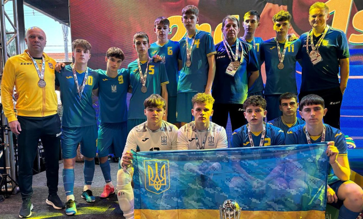 УКРАЇНСЬКІ КОМАНДИ - ВІЦЕЧЕМПІОНИ СВІТУ З ФУТЗАЛУ СЕРЕД УЧНІВ