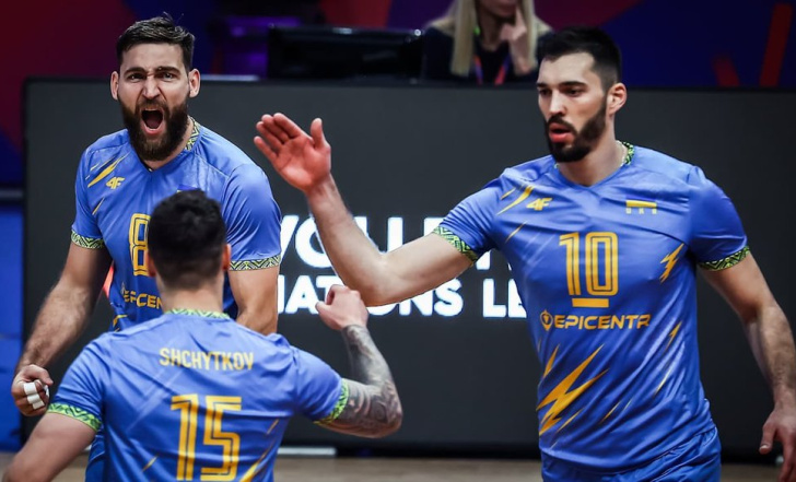 СЕНСАЦІЯ! УКРАЇНА ДЕБЮТУЄ У ВОЛЕЙБОЛЬНІЙ ЛІЗІ НАЦІЙ СУХОЮ ЗВИТЯГОЮ НАД БРОНЗОВИМ ПРИЗЕРОМ ОЛІМПІАДИ