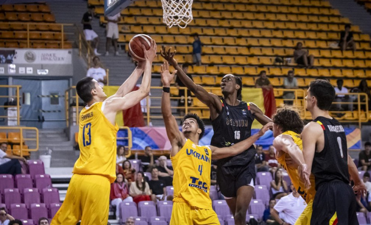 ЄВРОБАСКЕТ U-20: ТРИ ПЕРІОДИ - НА РІВНИХ, У ЗАКЛЮЧНІЙ ЧВЕРТІ - ПРОВАЛ