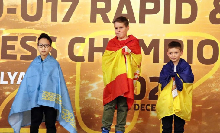 ДЕВ'ЯТИРІЧНИЙ ШАХІСТ ОЛЕКСАНДР САВЧУК ЗДОБУВ БРОНЗУ ЧЕМПІОНАТУ СВІТУ З БЛІЦУ